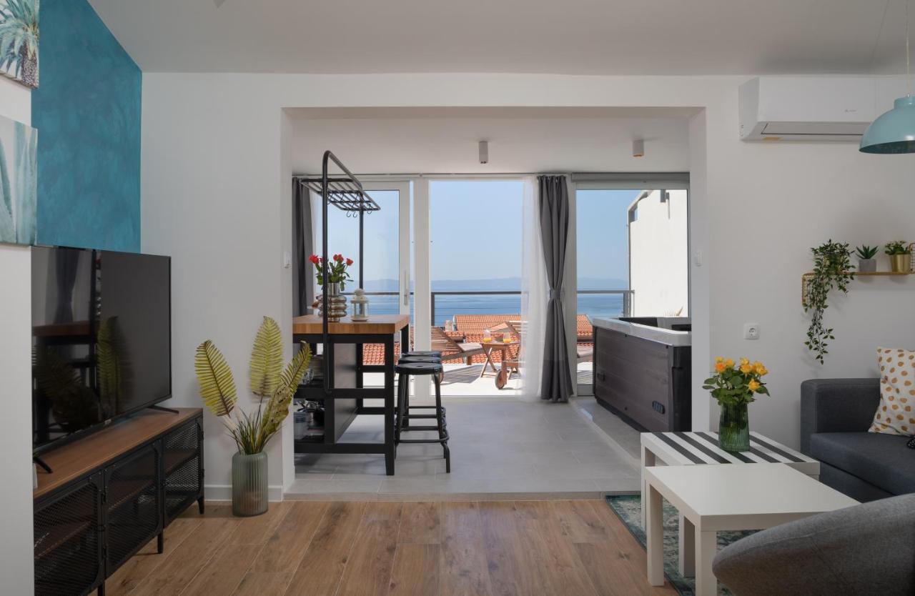 Apartmán Left & Right With Jacuzzi, 4 Stars
