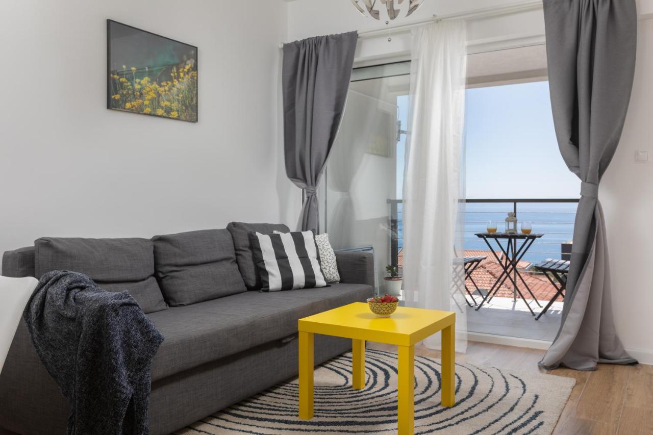 Left & Right With Jacuzzi, 4 Stars Apartmán